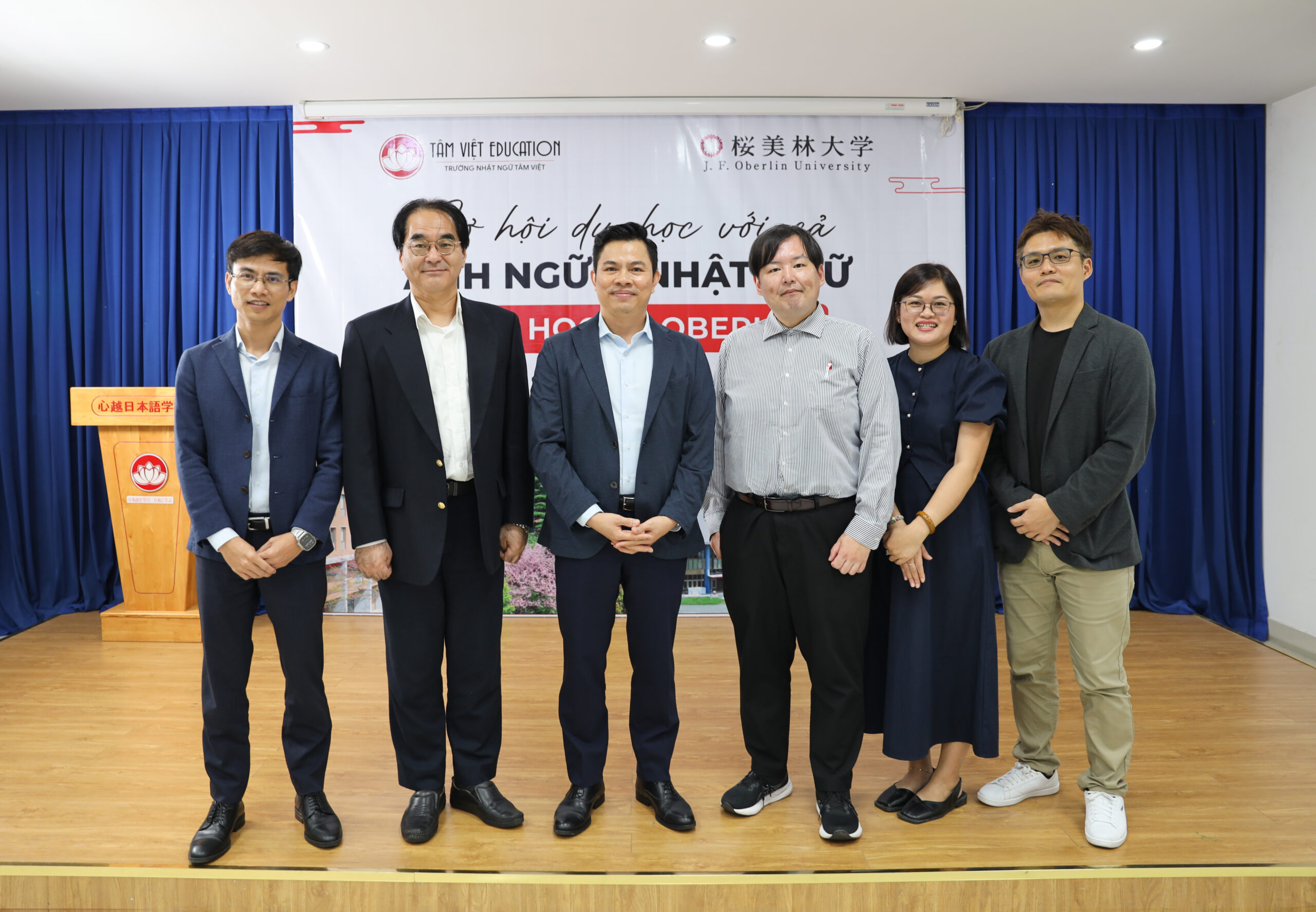 BLĐ TV cùng đại diện Oberlin
