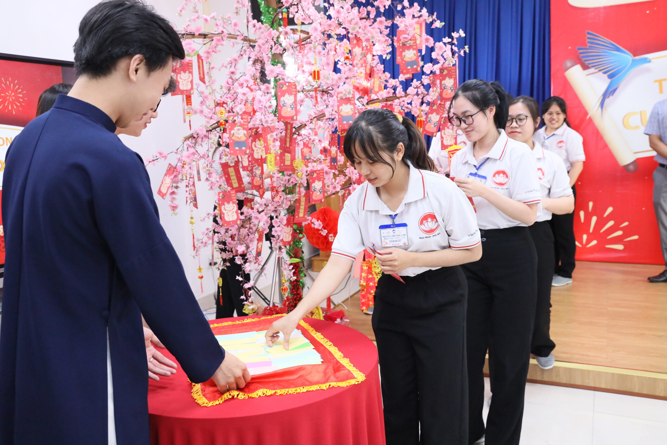 khai xuân 3