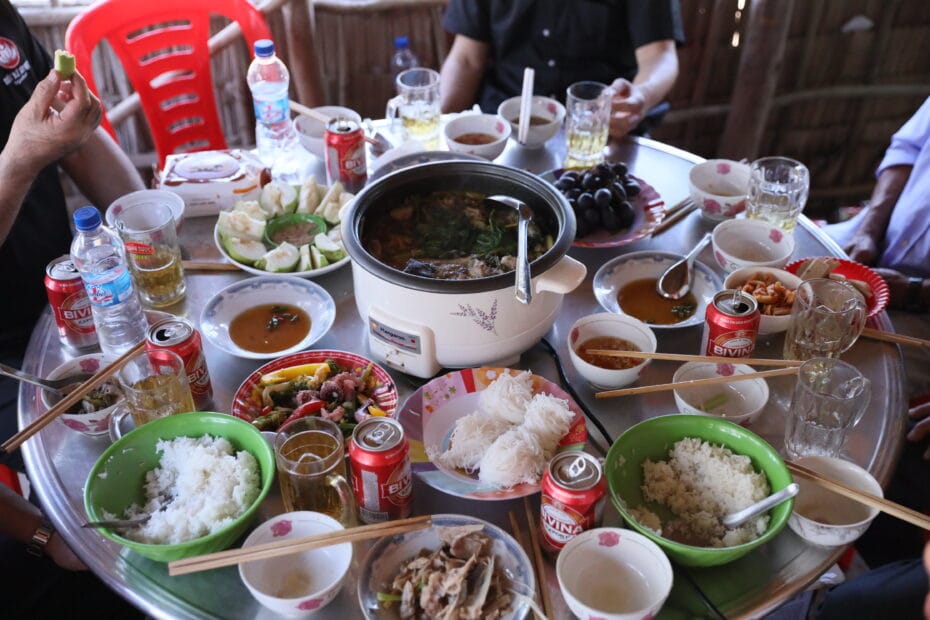 mâm cơm gia đình