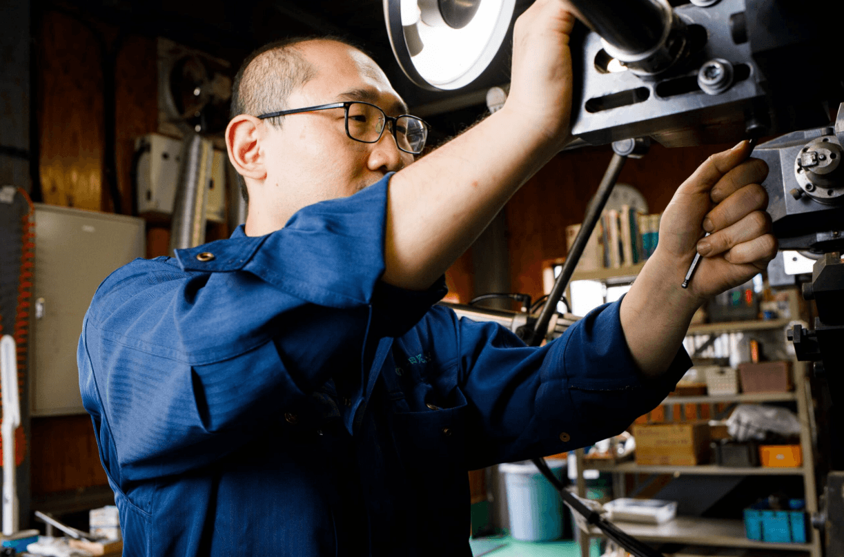 kỹ sư bảo trì máy móc