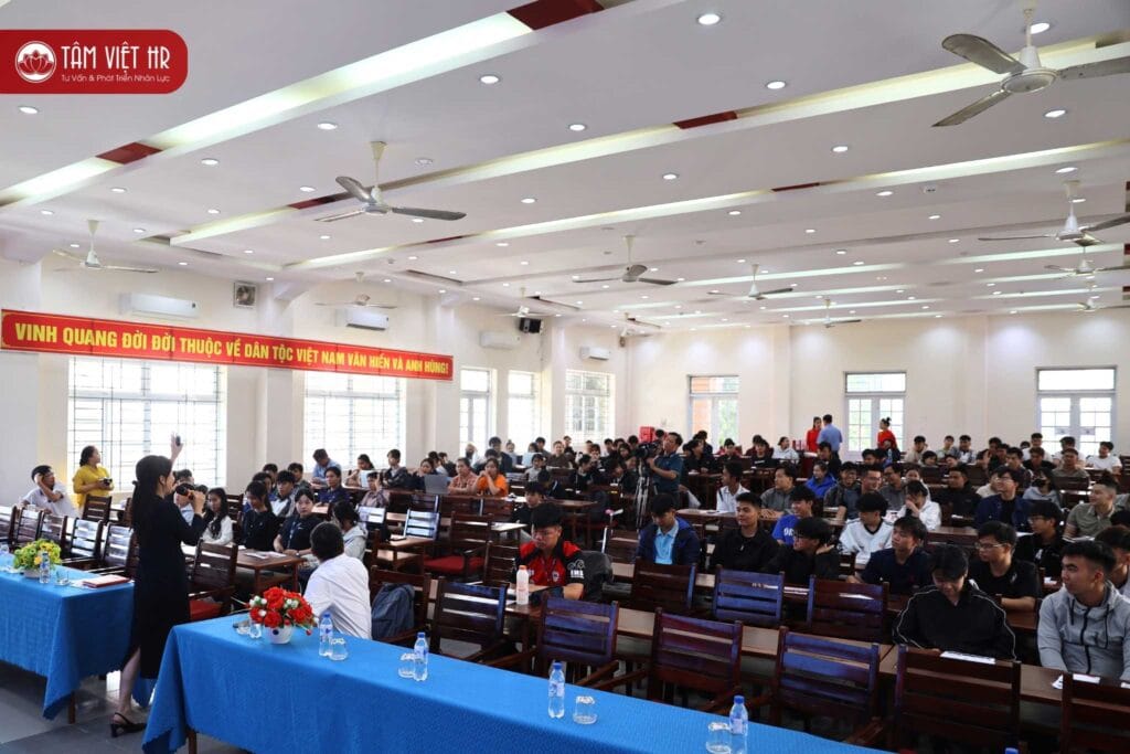 Sinh viên Đại học Xây dựng Miền Trung chủ động nắm bắt cơ hội nghề nghiệp tại Nhật Bản 4 Tâm Việt phối hợp cùng Trường Đại học Xây dựng Miền Trung tổ chức thành công Hội thảo “Tư vấn chương trình Kỹ sư Xây dựng làm việc tại Nhật Bản”