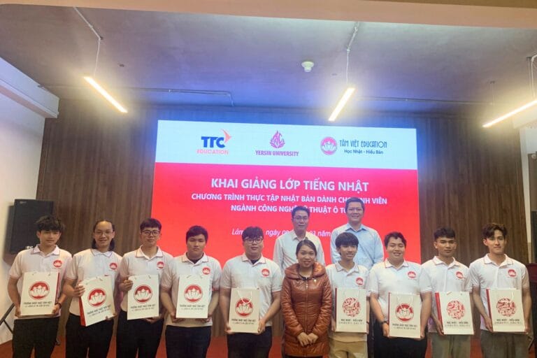 tam viet khai giang lop tieng nhat tai dai hoc yersin da lat 4