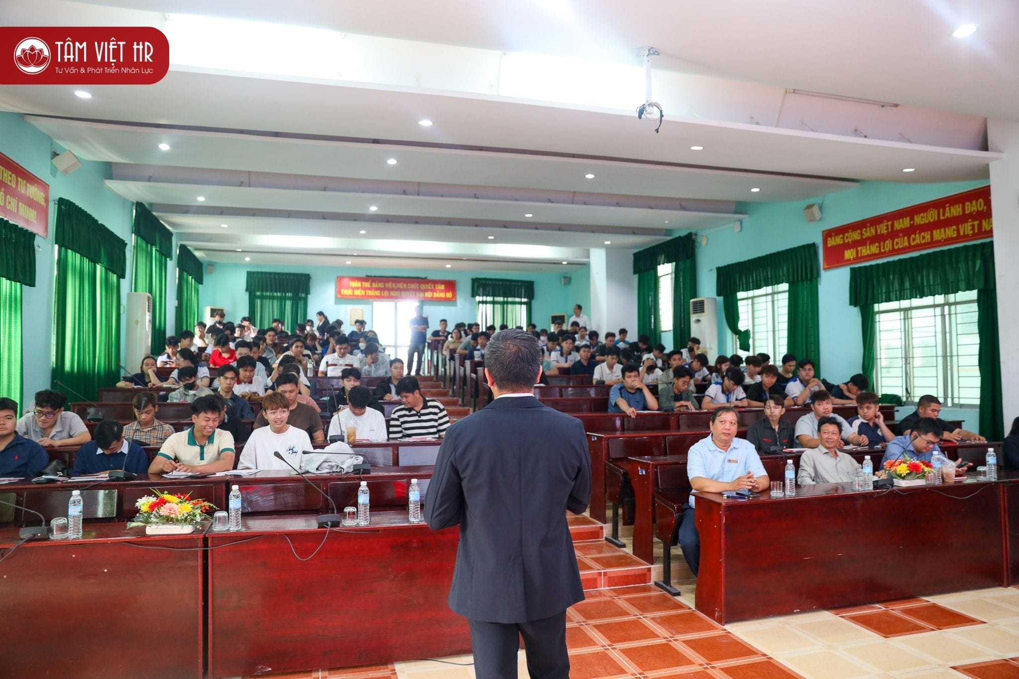 Tâm Việt tổ chức Hội thảo chương trình "Kỹ sư làm việc tại Nhật Bản" tại Đại học Xây dựng Miền Tây