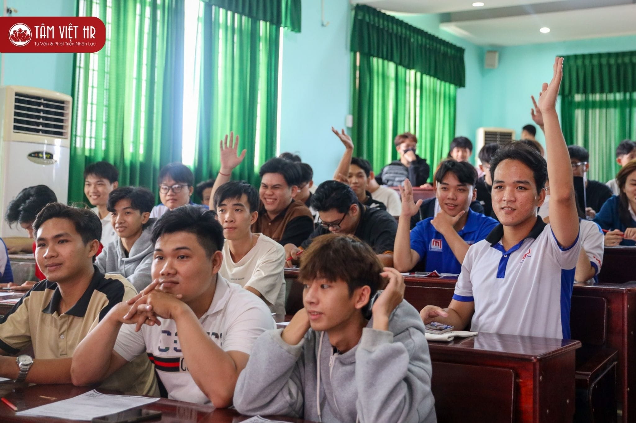 Tâm Việt tổ chức Hội thảo chương trình "Kỹ sư làm việc tại Nhật Bản" tại Đại học Xây dựng Miền Tây