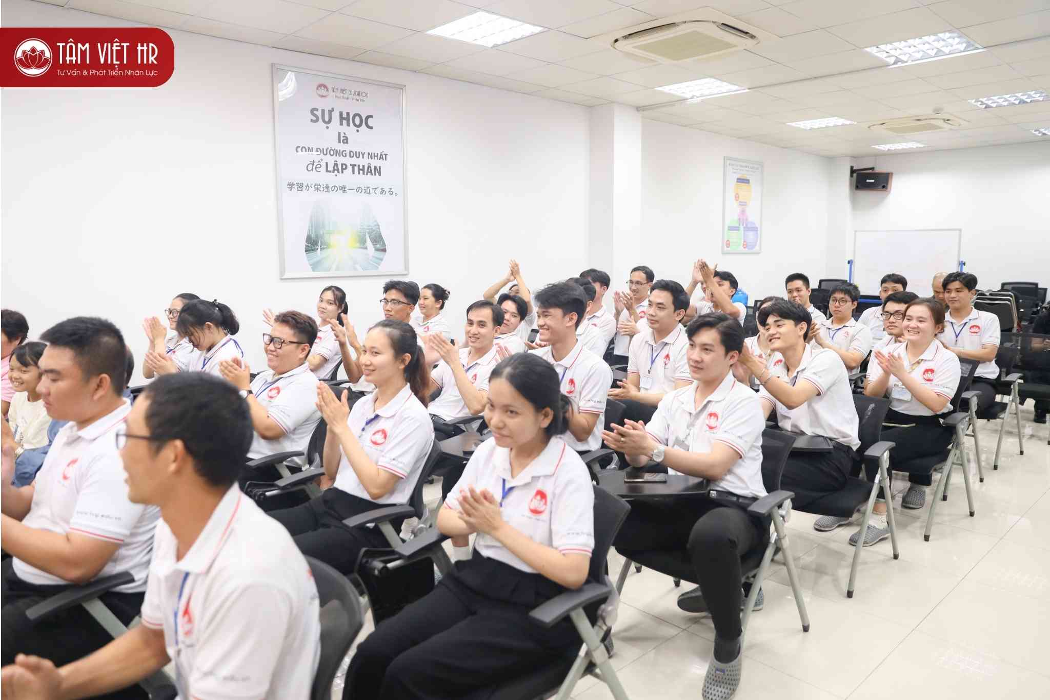 Tiếp bước hành trình cùng 07 Học viên Tâm Việt trước ngày xuất cảnh sang Nhật 1 Lễ xuất cảnh sang Nhật làm việc tại Tâm Việt